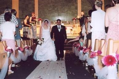 Floral arrangements and photos copyright � Jen's Blossoms 2004