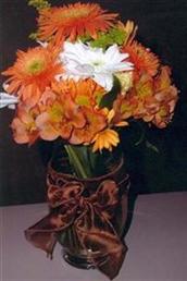 Floral arrangements and photos copyright � Jen's Blossoms 2004