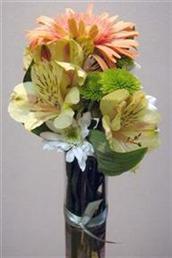 Floral arrangements and photos copyright � Jen's Blossoms 2004