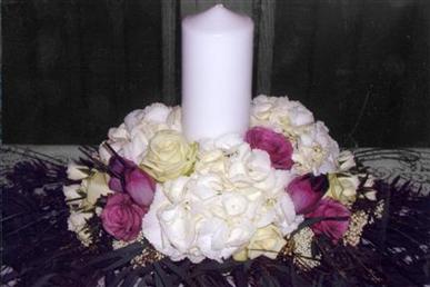 Floral arrangements and photos copyright � Jen's Blossoms 2004
