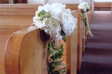 Floral arrangements and photos copyright � Jen's Blossoms 2004