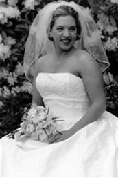 Floral arrangements and photos copyright � Jen's Blossoms 2004