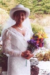 Floral arrangements and photos copyright � Jen's Blossoms 2004